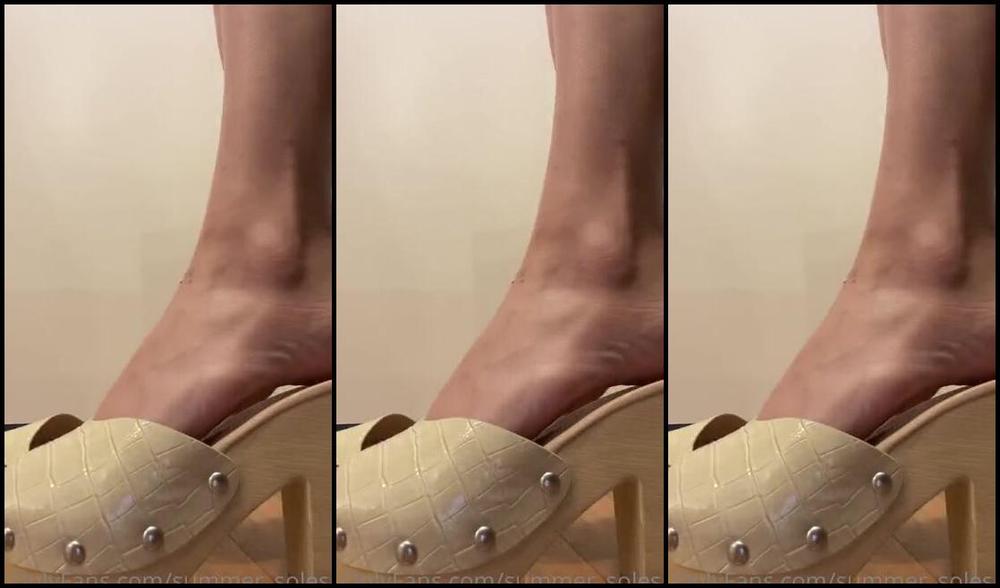 Summer Solesis Nicknamed Summer Solesis Onlyfans Shoe Dangling At My Desk