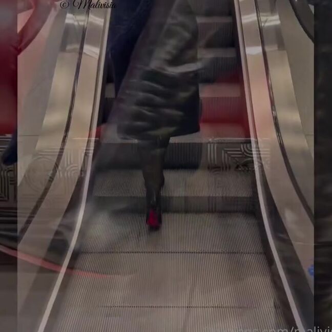 Malivisia Nicknamed Malivisia Onlyfans 11 29 2021 Следуй За Мной На Короткий Экскурсионный Эскалатор С Моими 120 Мм Ботинками Lusi Ux