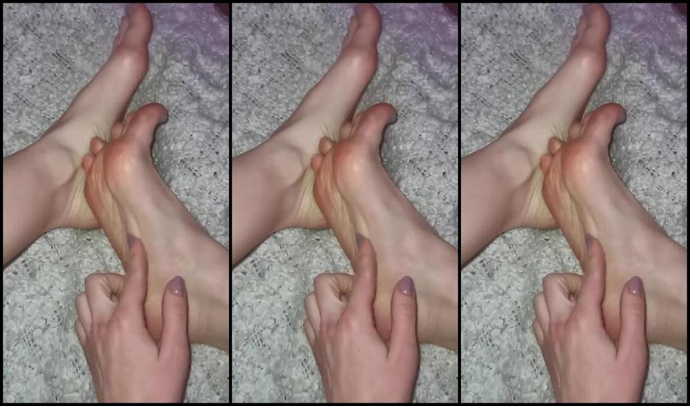 Miss Flora Nicknamed Missfloraberlin Onlyfans Something For My Feet Lovers