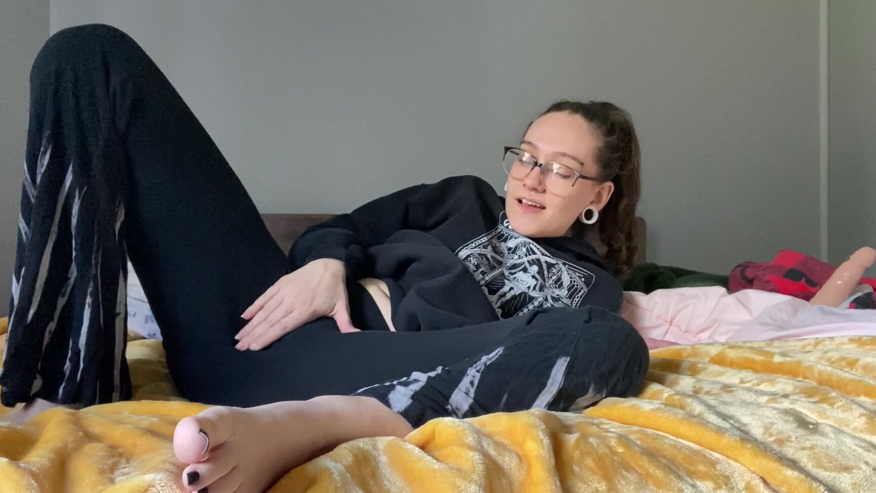 "divinebabe" breeding, masturbation, role play, taboo big sis you came inside me Manyvids