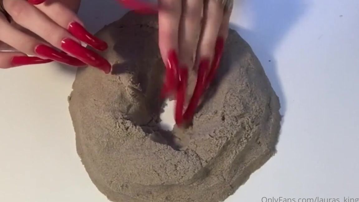 Lalalaura Nicknamed Lauras Kingdom 11 18 2024 Onlyfans Video Christinas Kinetic Sand 2