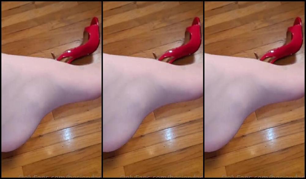 Nylontastica Nicknamed Nylontastica Onlyfans A Little Sneaky Fun This Evening I Genuinely Could Not Help Myself