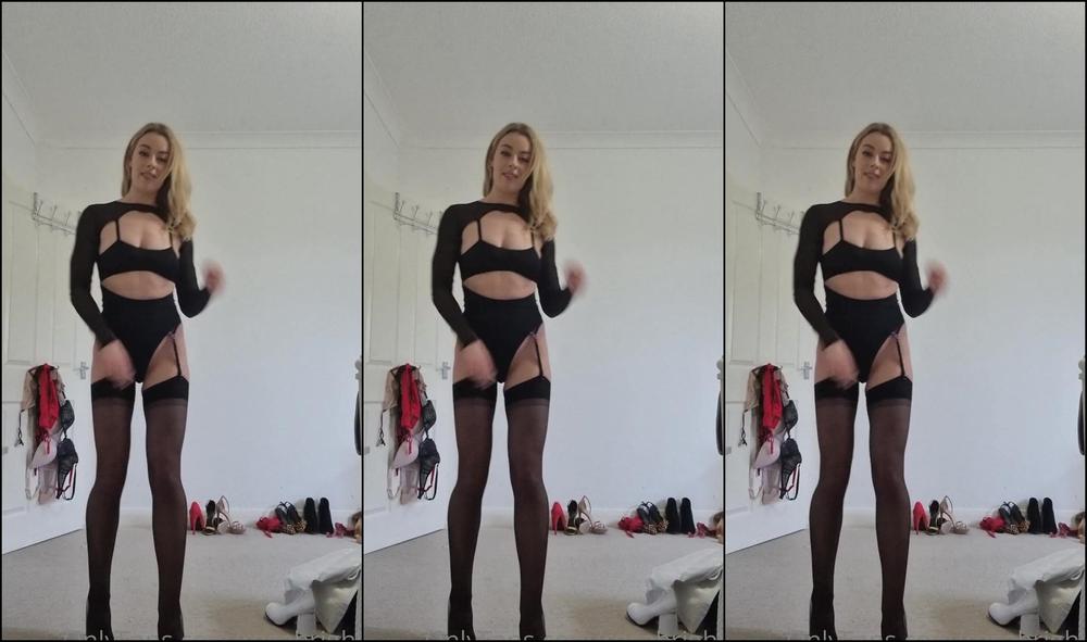 Rosabrighid All Black This Look Very Bond Girl See The Pictures At Onlyallsites Com