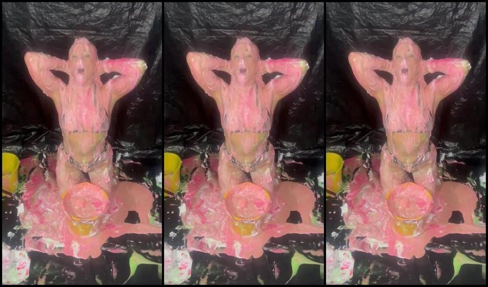 Bsmessybakery Nicknamed Bsmessybakery Onlyfans Dressed In My Bikini Amp Heels About To Get Messy Just Wanted To Say2