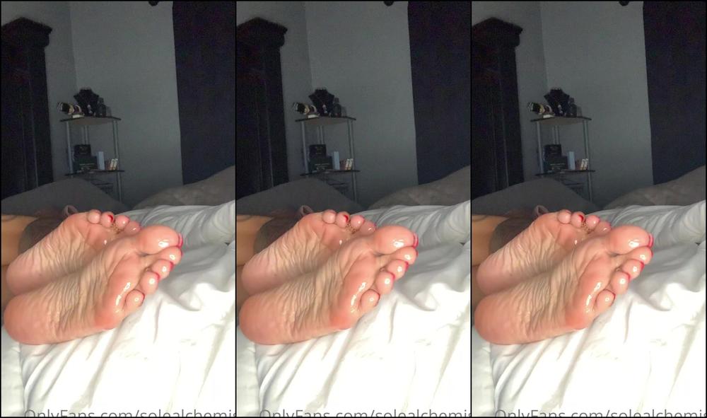 Solealchemist They Are All Yours Tonight Slide Between And Tell Me I M Your Goddess