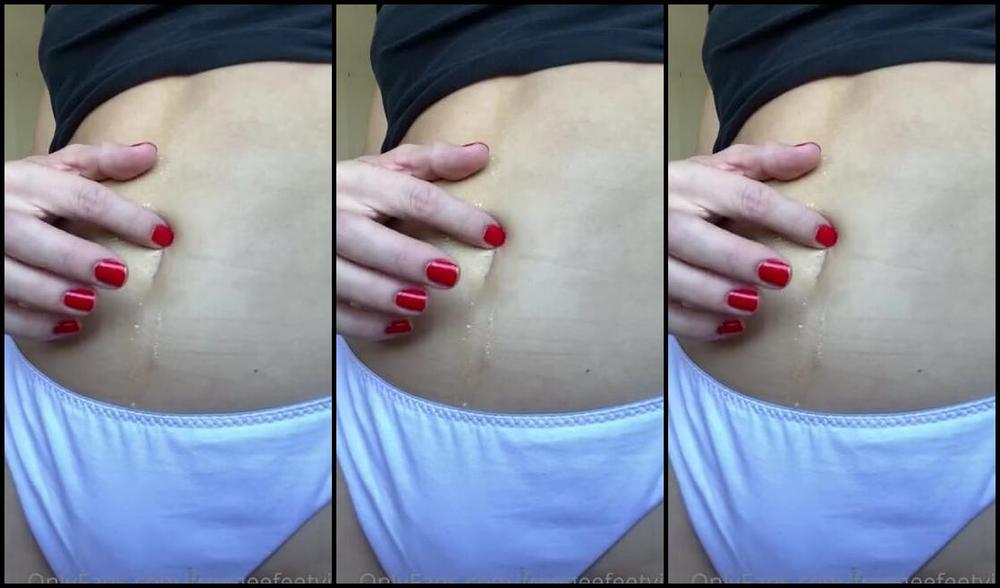 Froggeevip Onlyfans Something Different But I Really Love My Belly Button