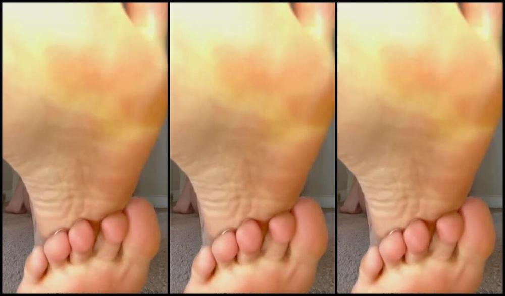 Theemsmonroe Onlyfans Making The Footboy Worship My Soles Ass