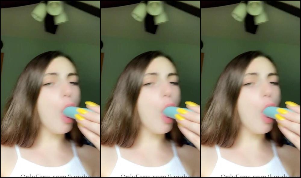 Lunabenna Nice And Shaved Having Some Amazing Orgasms With My Vibrator