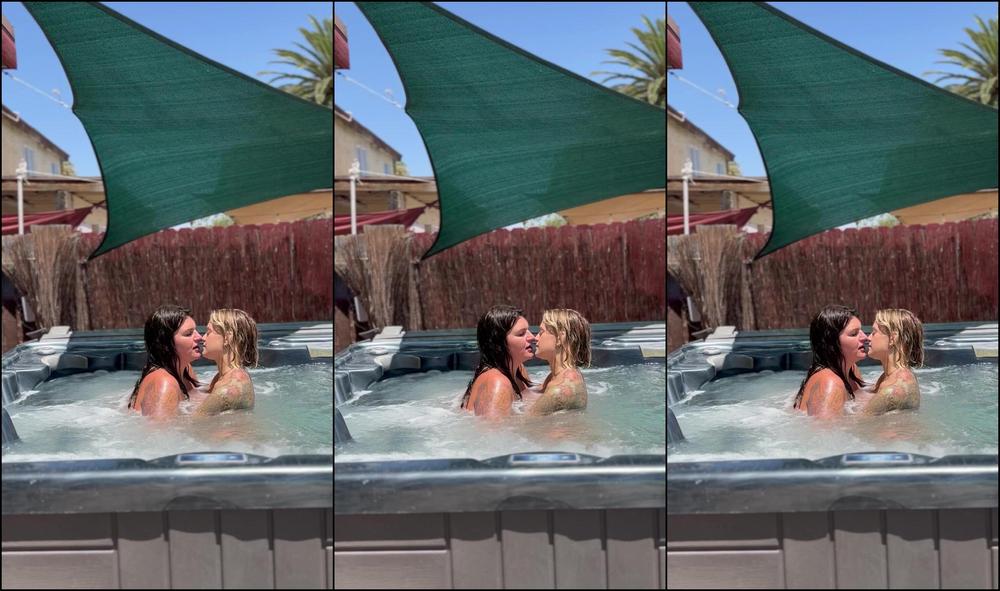 Laineexjade 3371110800 06 23 2024 A Little Show In The Jacuzzi For Our Neighbors
