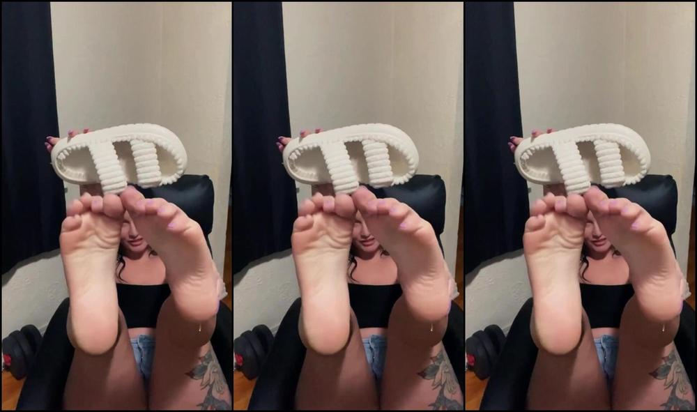 Itwasalwaysmysolesvip Custom Joi Remove My Slippers To Worship And Sniff