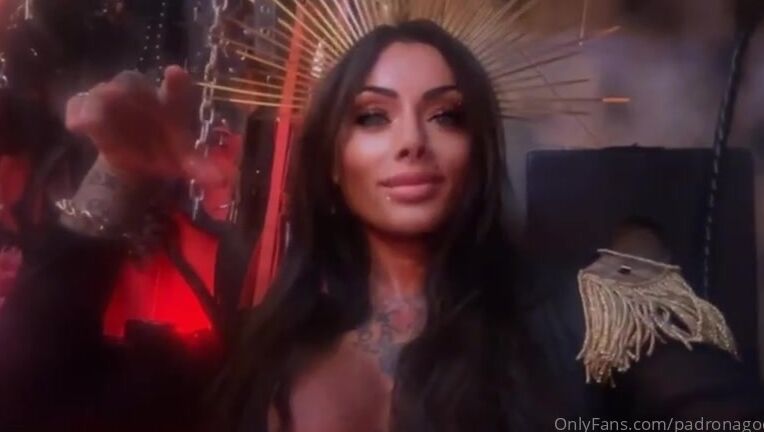 Mistress Desideria Godiva Nicknamed Padronagodiva 08 15 2024 Onlyfans Video Foot Job Scarpe Rosse Con Venuta