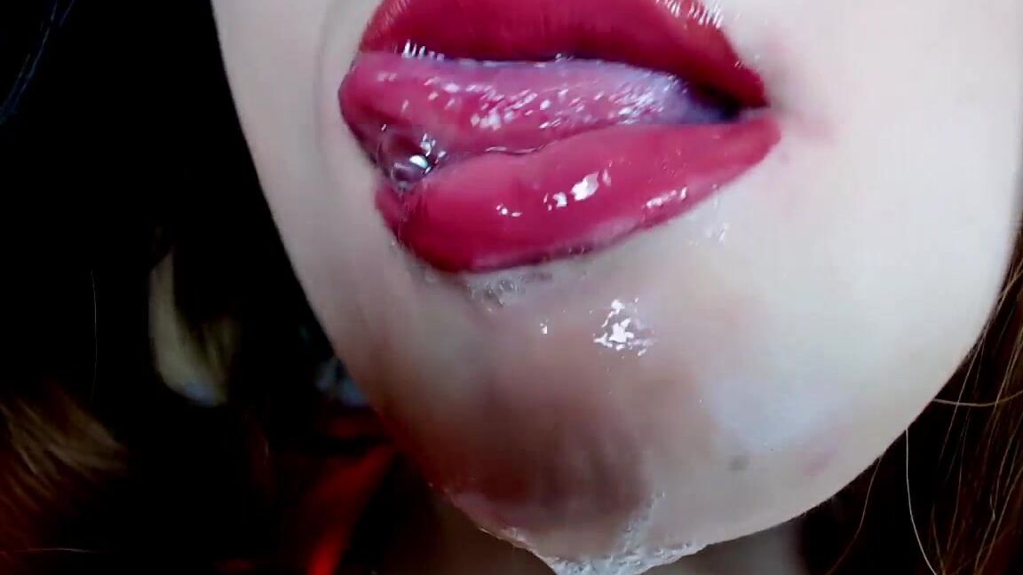 "JuliaCrown" deepthroat, povblowjob, spitfetish, spitting, wetandmessy Sloppy deep throat and Spit fetish POV Manyvids