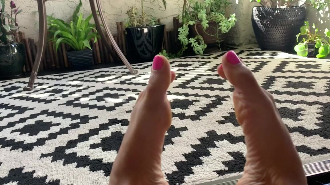 Goddess Sydney Thunder Nicknamed Goddesssydneythunder1 Onlyfans Sexy Pink Pedi Toes Hairy Pussy Pink G String And Pink Toe Pics Pics