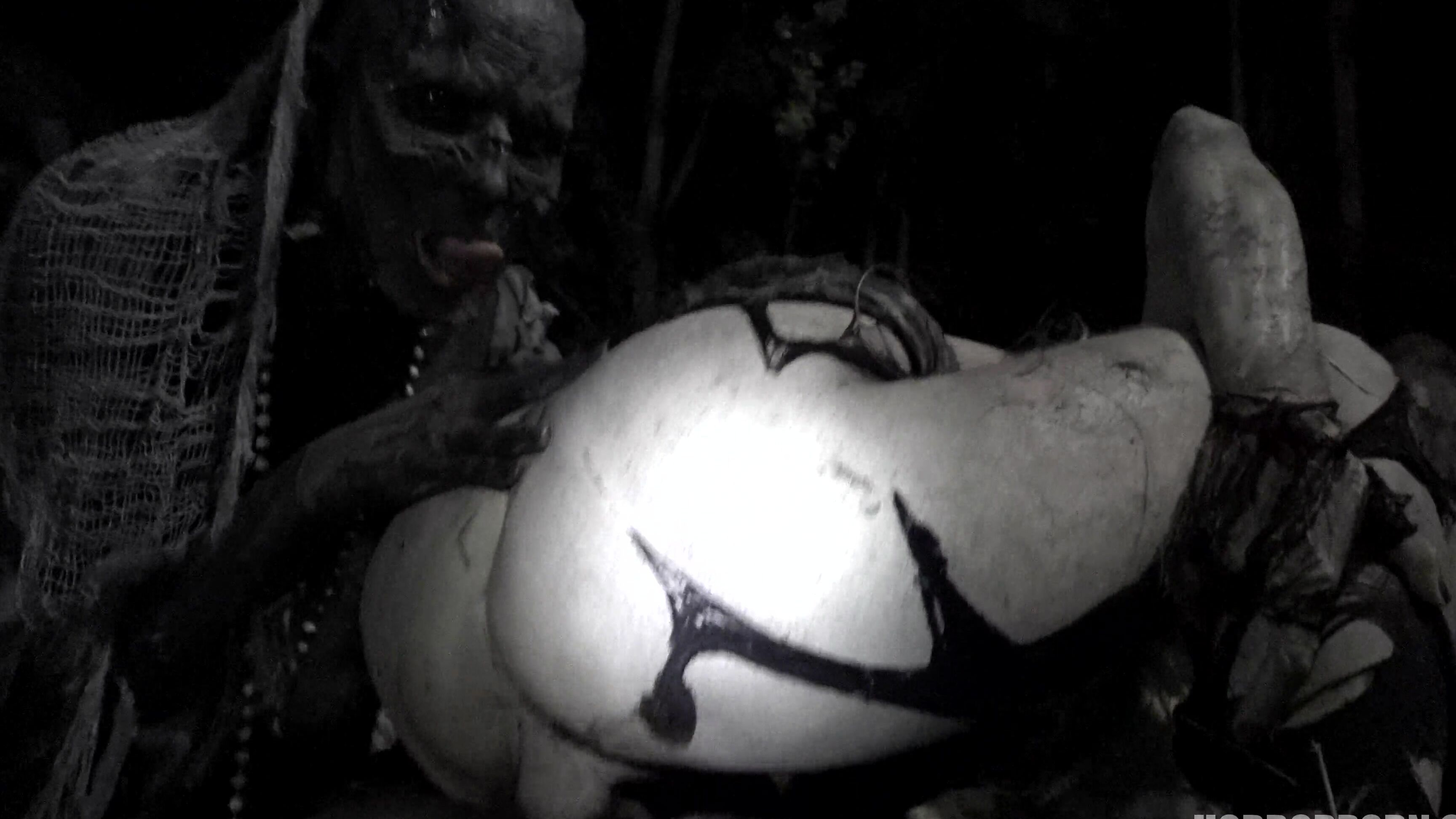 Horrorporn Walking Zombies 38402160