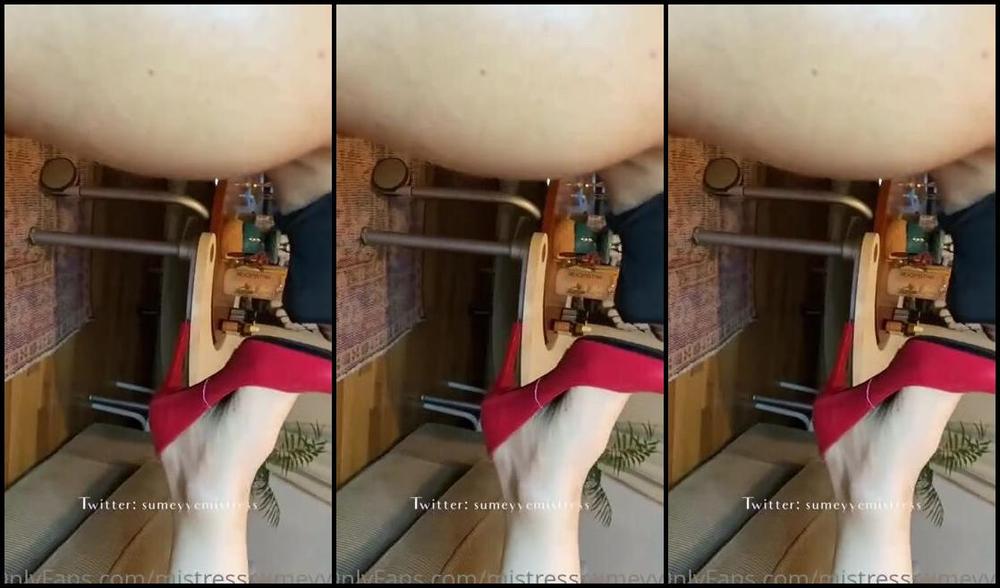 Mistress Smeyye Aka Mistresssumeyye Onlyfans Lk Ayakkablarm Yalattm Sonra Mast Yapmaya Zorladm Zavall Pii