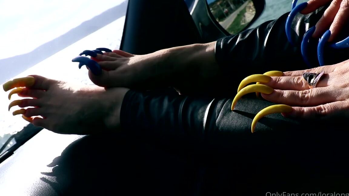 Lora Long Nails Nicknamed Loralongnails Onlyfans Soles Nails Car And Sea