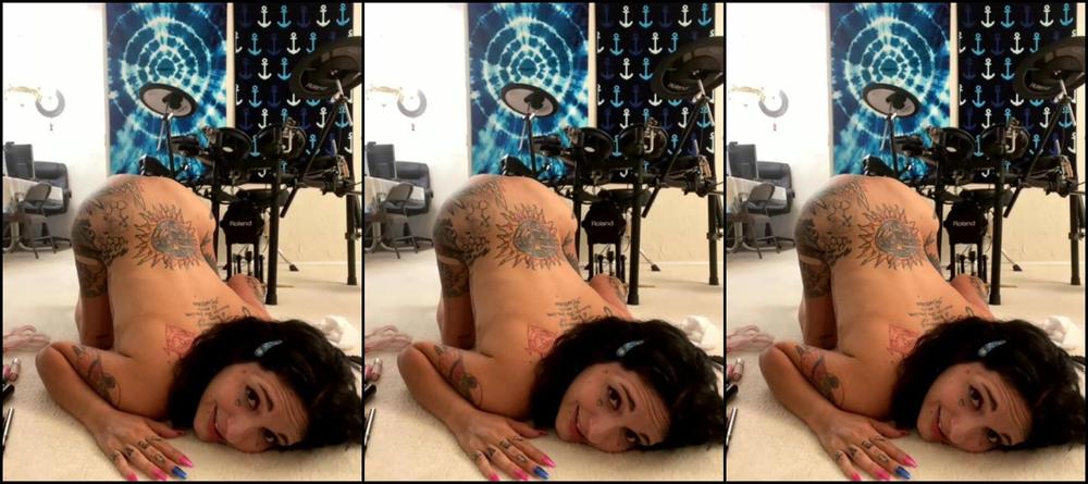 lovelygia-17-07-2021-2166061477-get-a-lil-show-before-my-scene