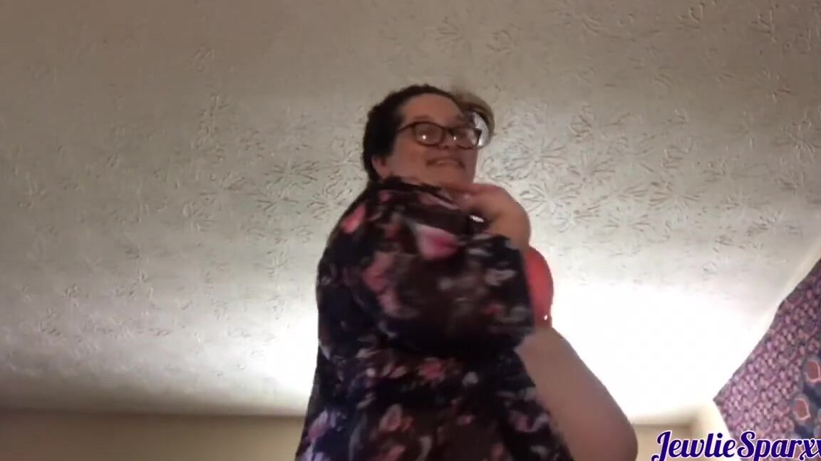 Farting, Femdom POV, BBW Ass Worship, Ass Smelling, POV jewliesparxx bbw taunts you and rips nasty face farts ManyVids