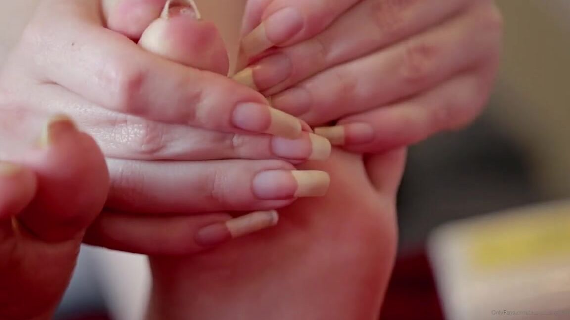 Lalalaura Nicknamed Lauras Kingdom 09 11 2020 Onlyfans Video Victorias Nails Amp Toes Victoria Is Back And Her Fingernails And Toenails Are Long Again Her