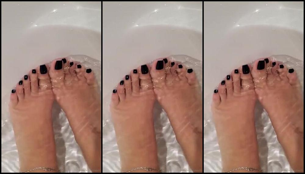 Fly Girl Nicknamed Flygirl76 11 10 2019 Onlyfans Video Saturday Bath Time