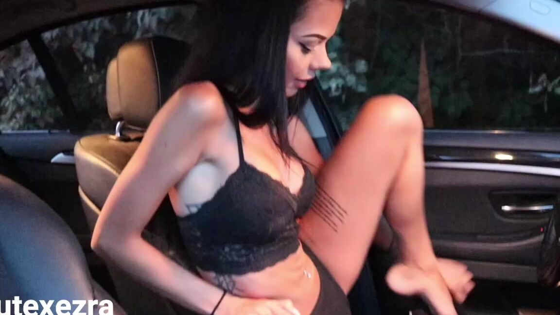 Cutexezra Fingering Myself In The Car