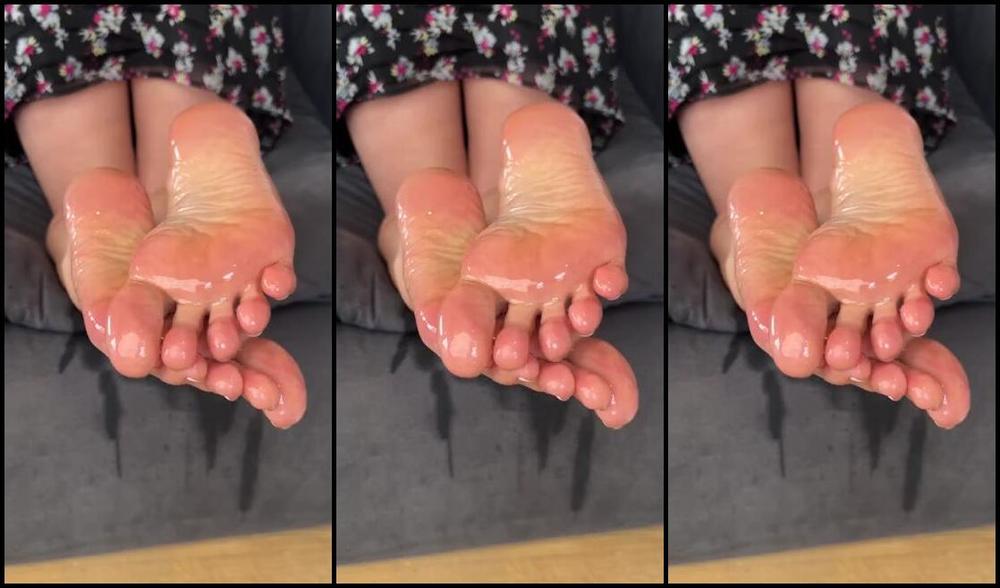 Cute Lily F33T Nicknamed Cute Lily F33T 12 20 2023 Onlyfans Video Very Oily Stuff