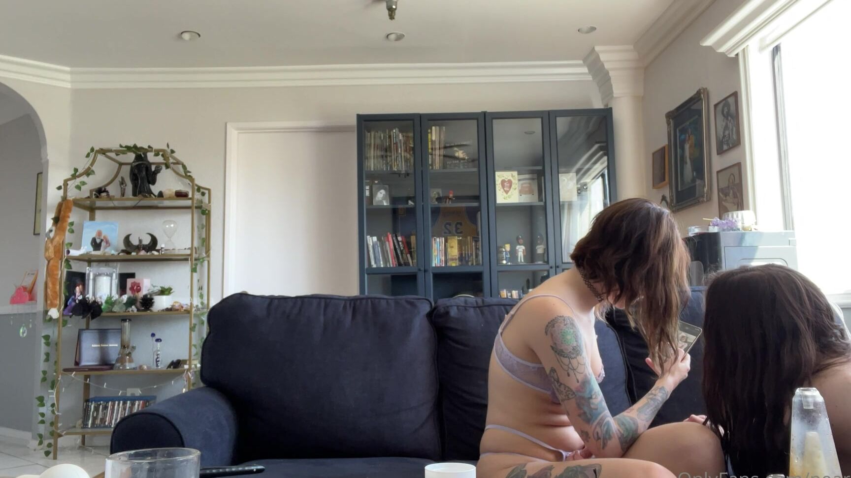 Pearlsage Some More Bts With Chloekreams While She Takes Photos Of Me