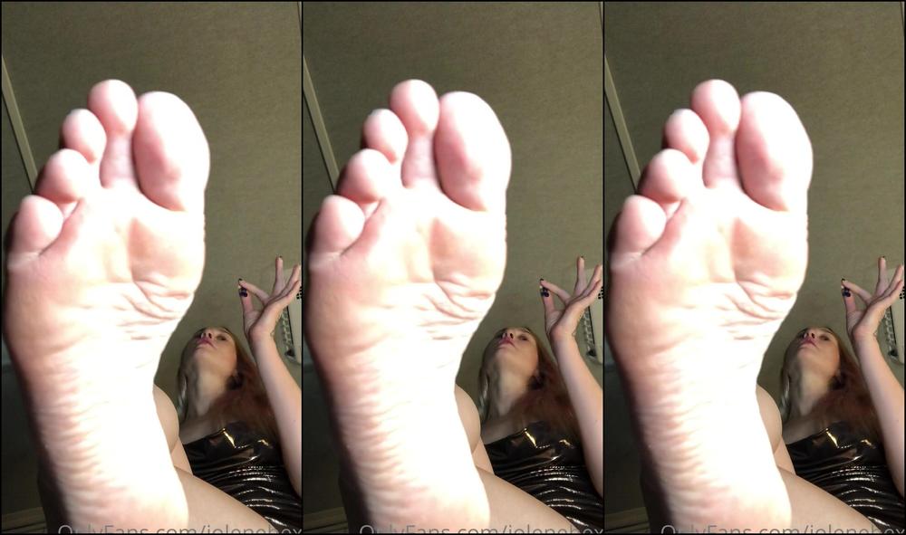 Jolenehexx Giantess Annoyed Super Heroine Foot In Face Little Man