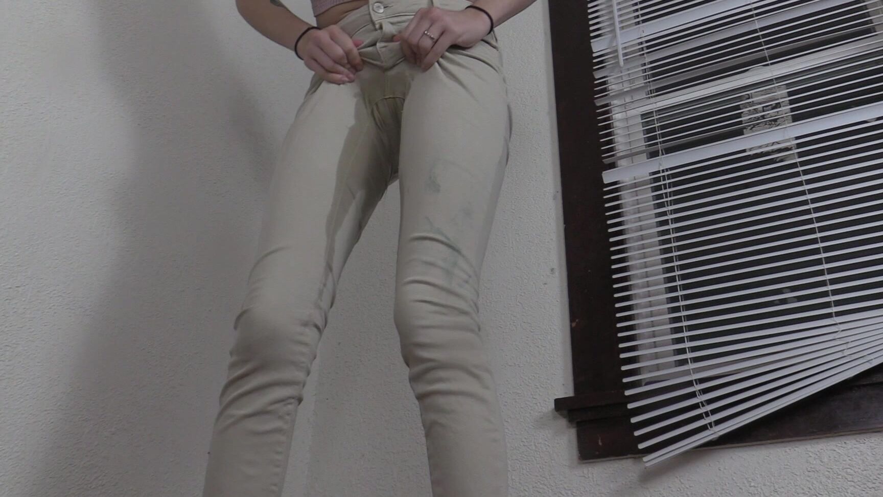 "Rardysexuality" female desperation, jeans/pants wetting, pee, public toilet, wet & messy OMO It s HALLOWEEN manyvids