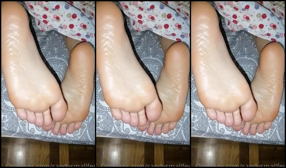 Mica Sandy Nicknamed Sandysmallfeet Onlyfans Peekaboo Soft Warm Sleepy Soles Ready For Kissing And Pampering