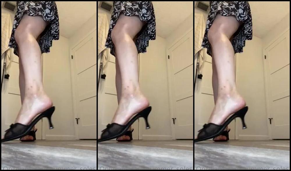 Summer Solesis Nicknamed Summer Solesis Onlyfans Felt Pretty Today Showing Off My Long Legs