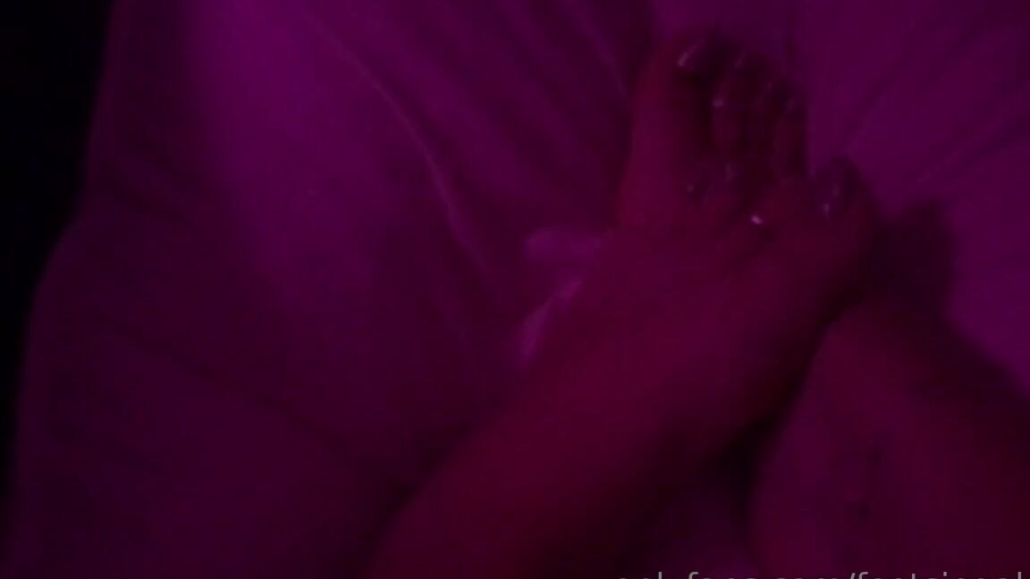 Footsiegalore Onlyfans Only Fans Exclusive Late Night Twinkle Toes Distraction Could You Sleep With These Little Sparkler