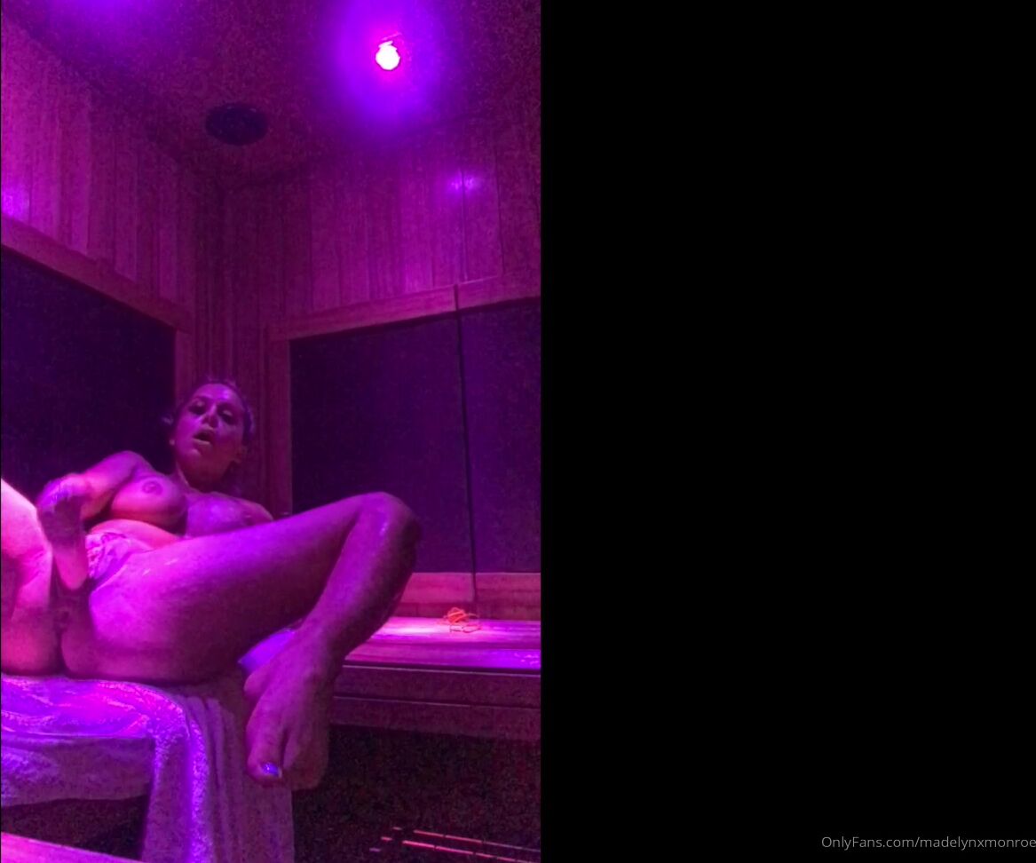 Madelynxmonroe There Were So Many People Just Right Outside My Sau