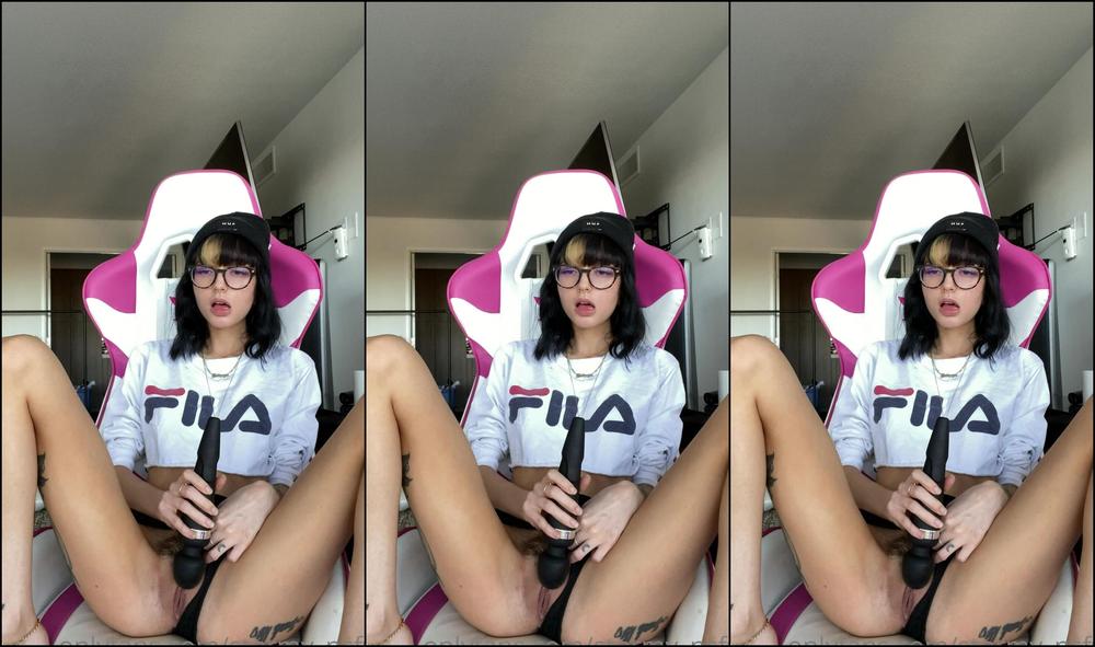 stormy-nsfw-02-05-2020-275791138-i-got-super-horny-while-i-was-filming-all-those-personalized-videos-yesterday-and-took-a-c