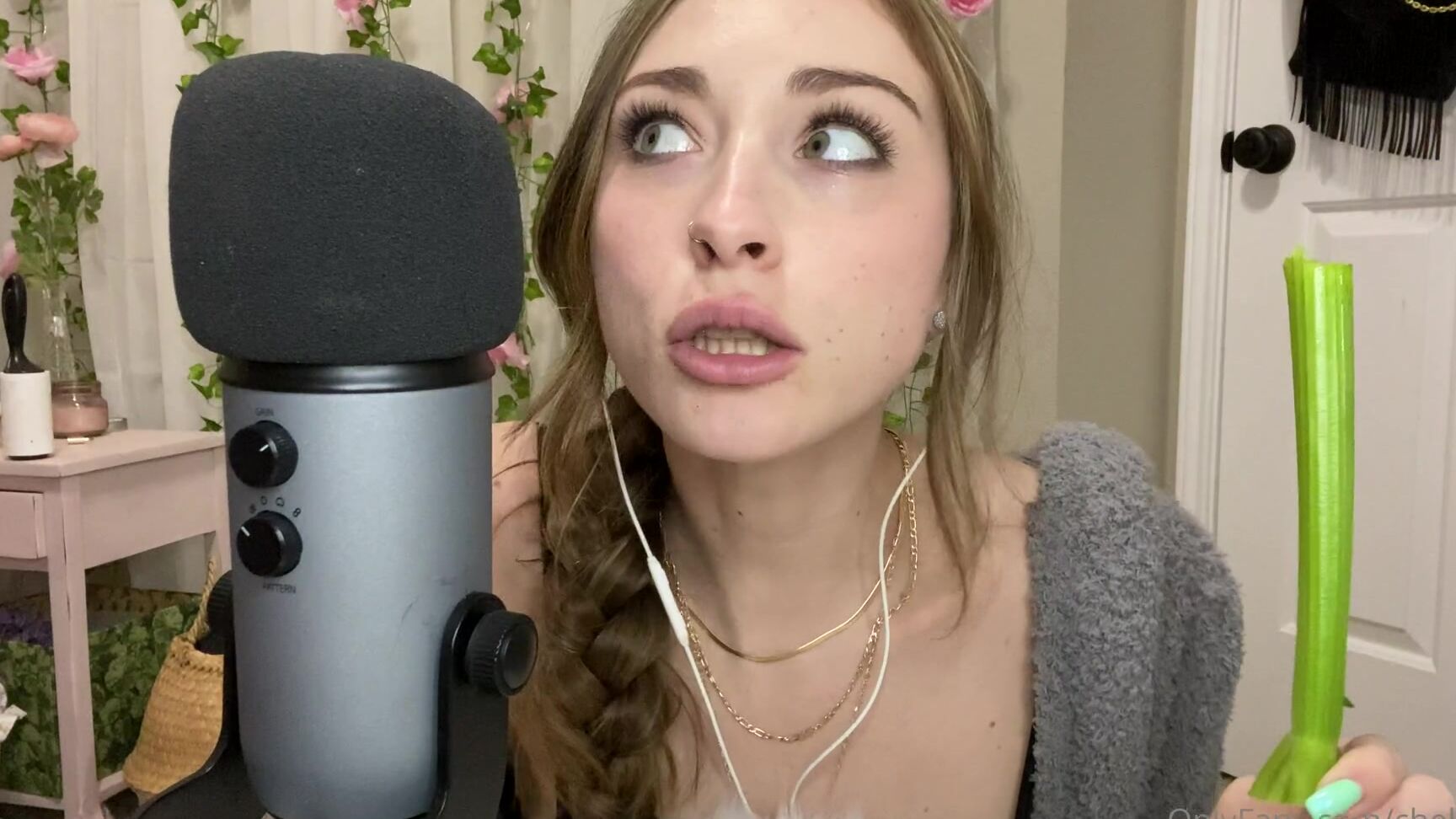 Chelsiexx Hi My Loves Here S That Sucking Video I Promised Let Me Know If This Video Is Too