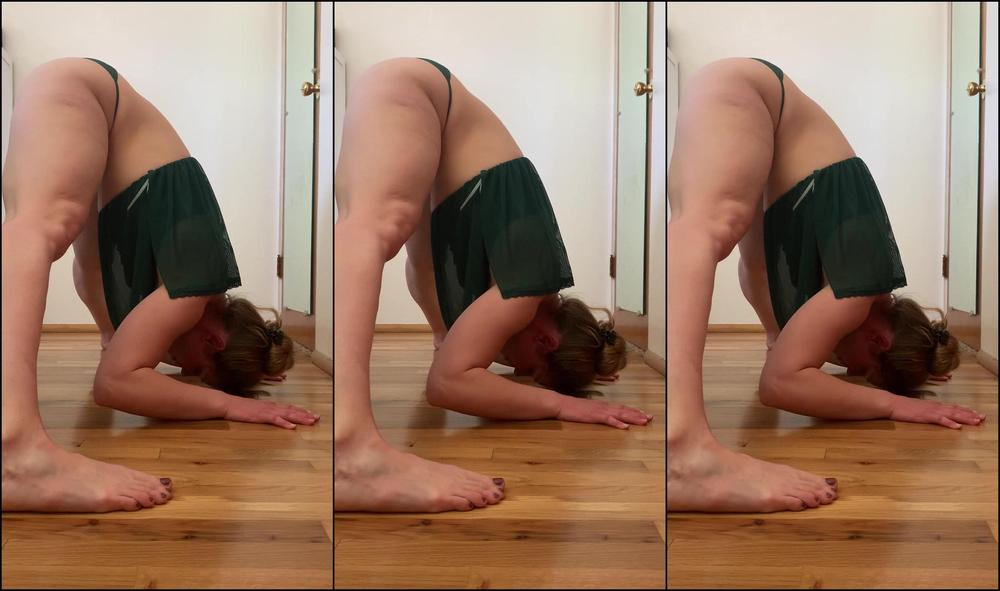 Fityoginina Happy Hump Day Swipe To See My Cute Little Nips Up Close And Open The Message In Your