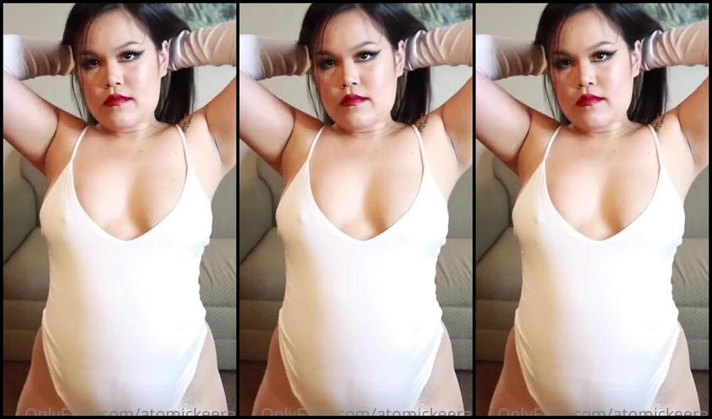 Atomickeerati Onlyfans Whats Your Favorite Job Boobs Job Foot Job Or Blow Job 6