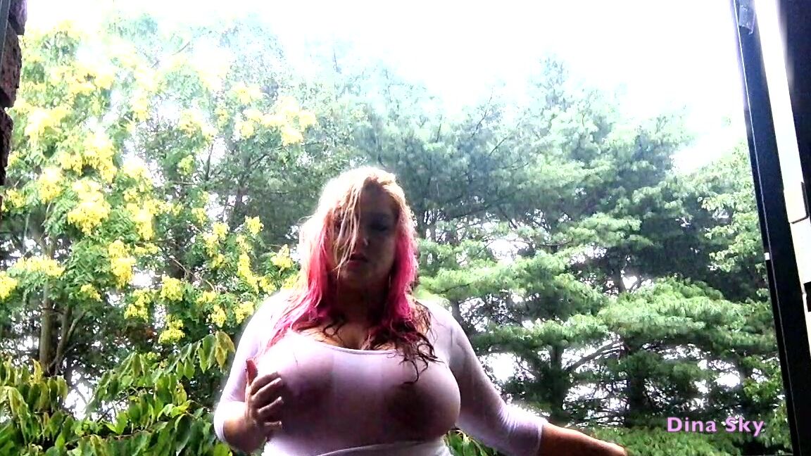 Clubdinasky White In The Rain