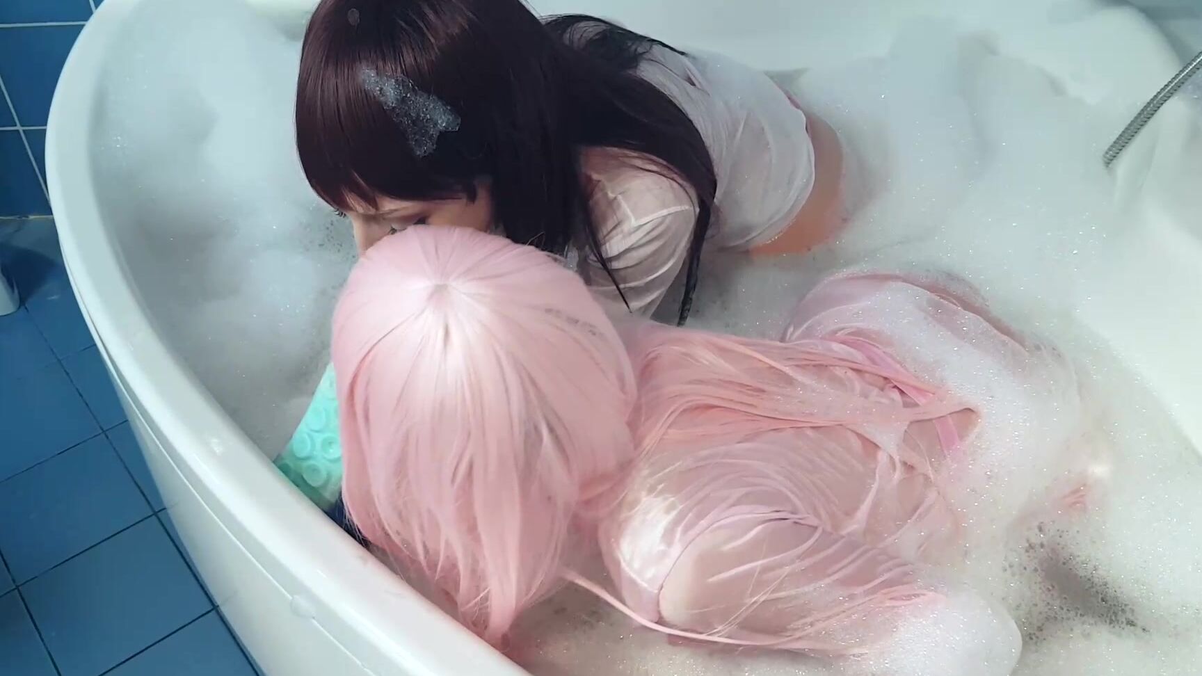 Bathroom sex, Blowjob, Bubbles, Girl Girl, Riding loveskelly tentacle rainbow creature bath attack gg ManyVids