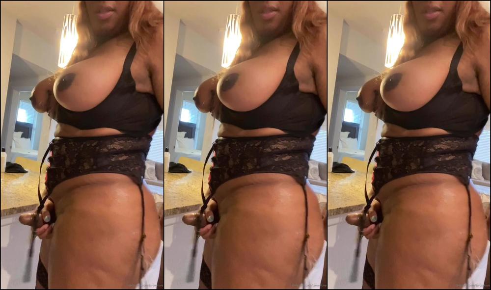 Roxiexxx Part Of Air Bnb Owner Was A Big Fan And Wanted To Play If You Want The Full Min Vi