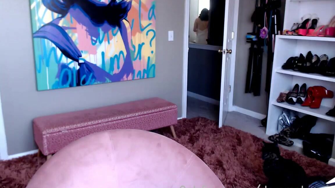 Ms Tomorrow Nicknamed Dommetomorrow Onlyfans Stream Started At 10112021 0236 Pm Monday Morning With Mother See My New Vintage Lingerie If You