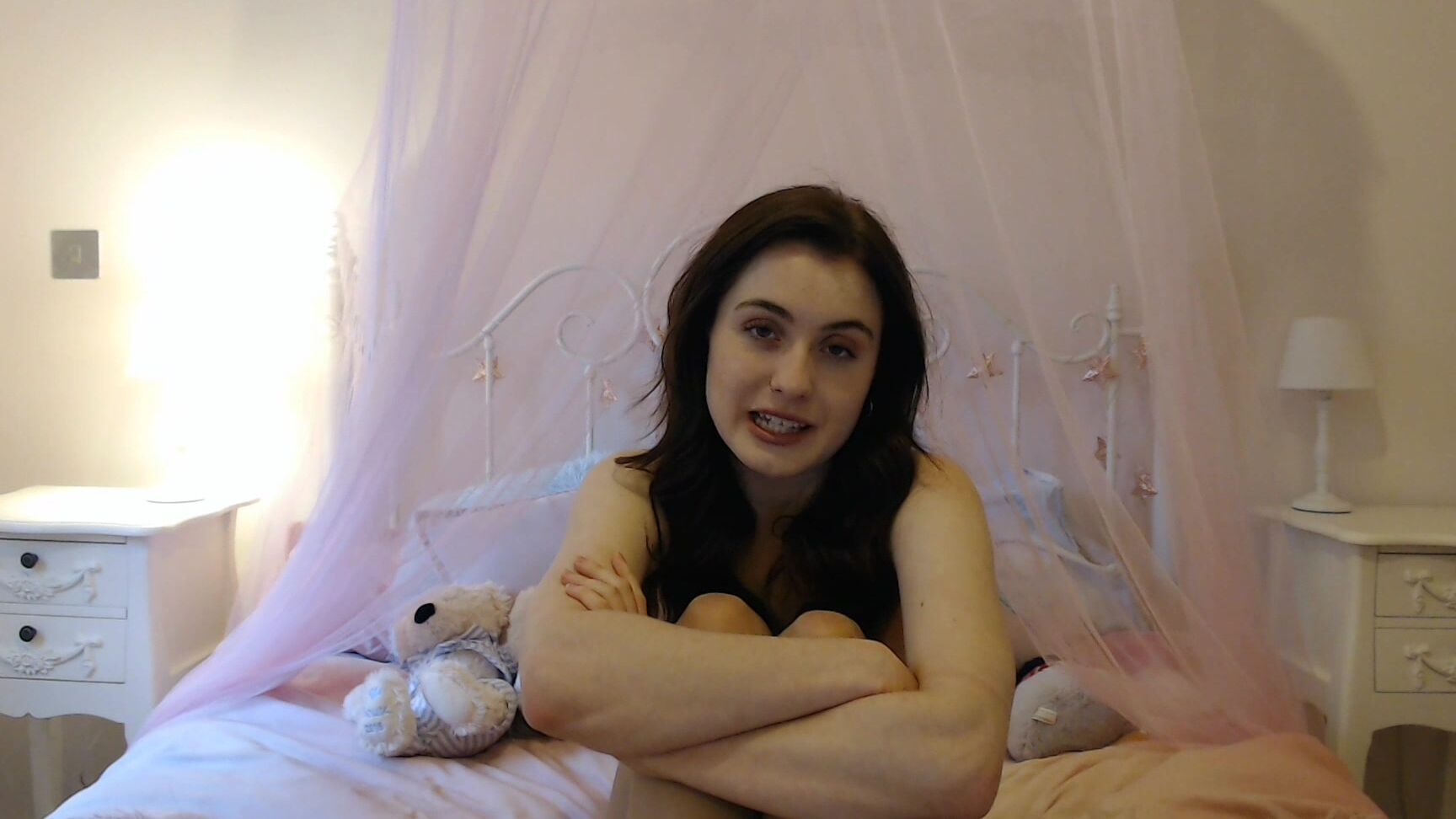 Lola Rae Uk Foot Job In Nude Tights