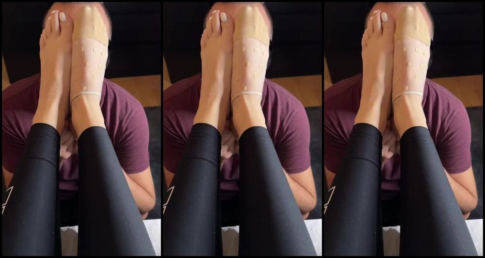 Socksfeet Misstress Nina Onlyfans 12 15 2023 I Like To Force My Slave To Smell My Feet Yes Smell And Kiss My Feet