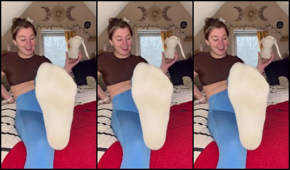 Goddessophelia Onlyfans Cmon Babe My Body Hurts So Bad Can You Please Give Me A Massage I Ll Make It Up To You