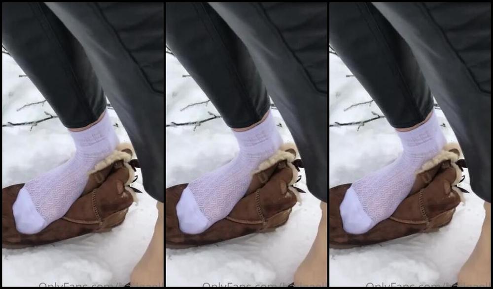 Goddessgaelle Nicknamed Badgaelle Onlyfans Quand J Tais Petite J Aimais Trop Marcher Pieds Nus Dans La Neige Dans Mon Jardin J Ad