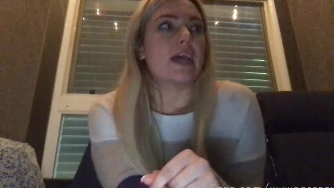 xxxvanessaxxx-14-10-2020-1071822144-stream-started-at-10-14-2020-03-13-am-smoke-sesh