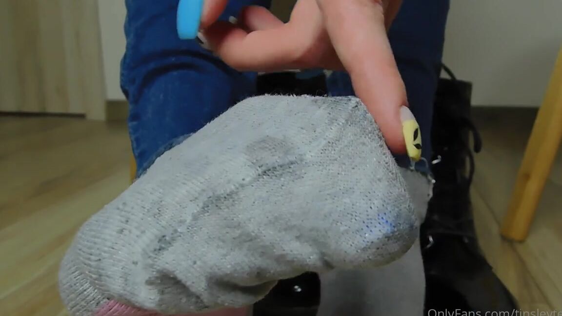 Tinsleyteaser Onlyfans The Feeling Of Take Shoes Off After A Long Walk And Its Even Better Knowing Youre Into Smell N4E