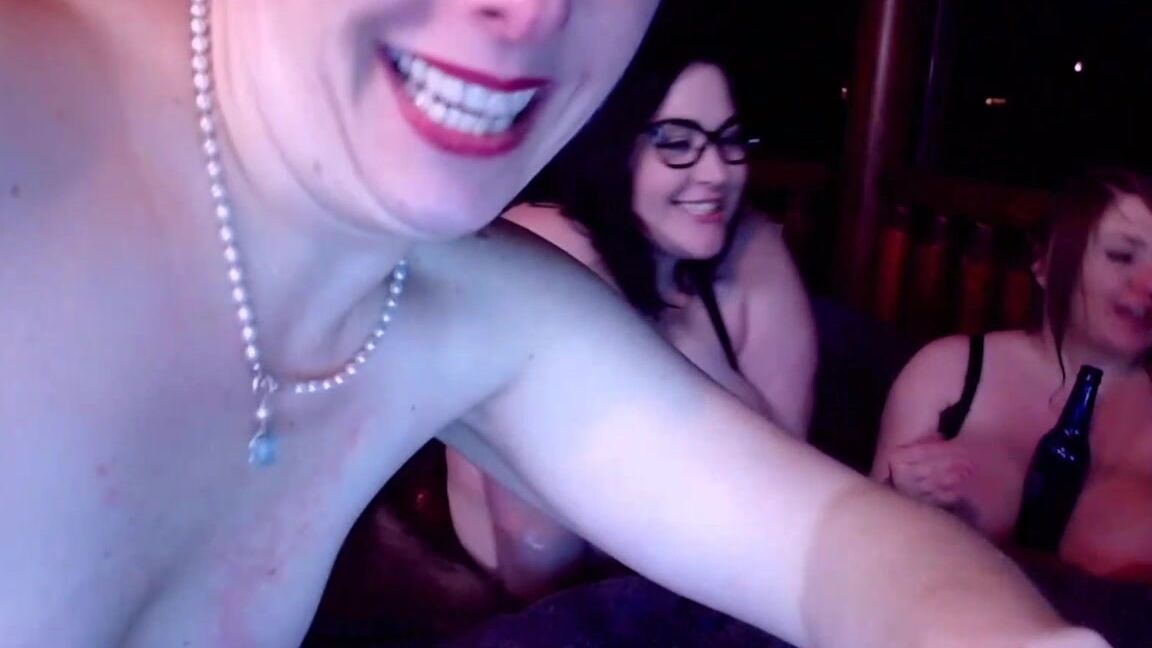 Kyra Effing Kane Live Hot Tub Fun