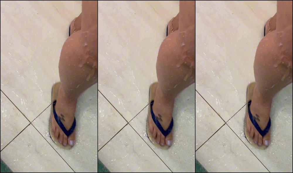 Vickbar 3292678578 04 25 2024 Banho Com Havaianas Tradicional Azul Bic