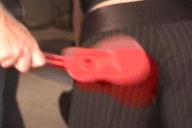 Amie, SD, amateurspankings AS Amie Gets The Fly Swatter Clips4Sale